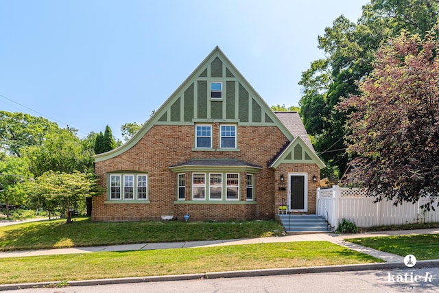 1002 Benjamin Ave SE, Grand Rapids, MI 49506 - english style home with brick siding