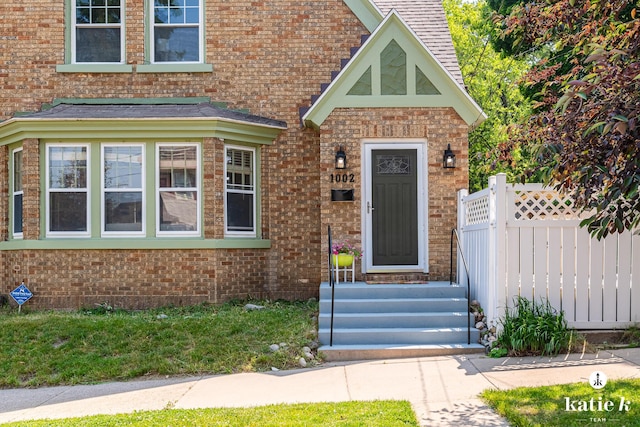 1002 Benjamin Ave SE, Grand Rapids, MI 49506 - view of front of house featuring brick siding