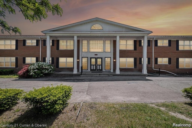 25301 5 Mile Rd Unit 122, Redford, MI 48239 - photo 1