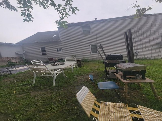 2723 Van Etten St, Saginaw, MI 48601 - view of yard