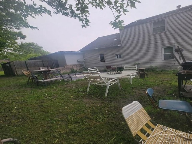 2723 Van Etten St, Saginaw, MI 48601 - view of yard