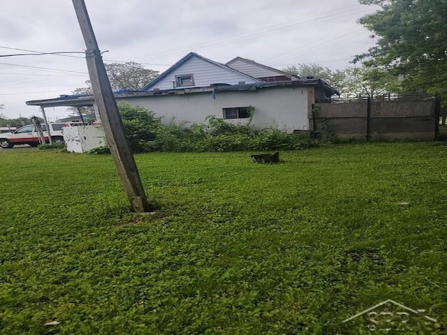 2723 Van Etten St, Saginaw, MI 48601 - view of side of home