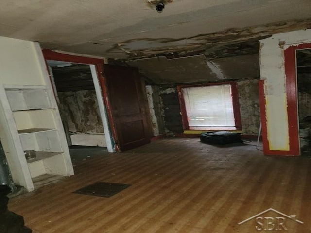 2723 Van Etten St, Saginaw, MI 48601 - hall featuring wood finished floors