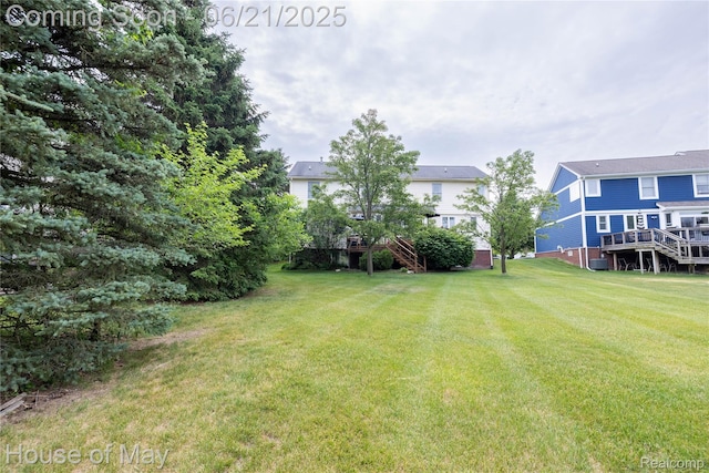 1768 Carriage Hl, Commerce Twp, MI 48382 - view of green lawn featuring stairs