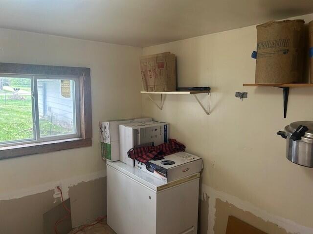 844 N Oak St, Evart, MI 49631 - view of laundry room