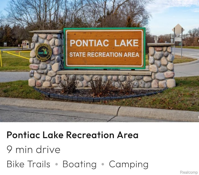 4960 Paula Ave, Clarkston, MI 48346 - view of community / neighborhood sign