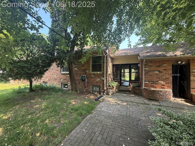 6715 Elizabeth Lake Rd, Waterford, MI 48327 - view of front of house with brick siding