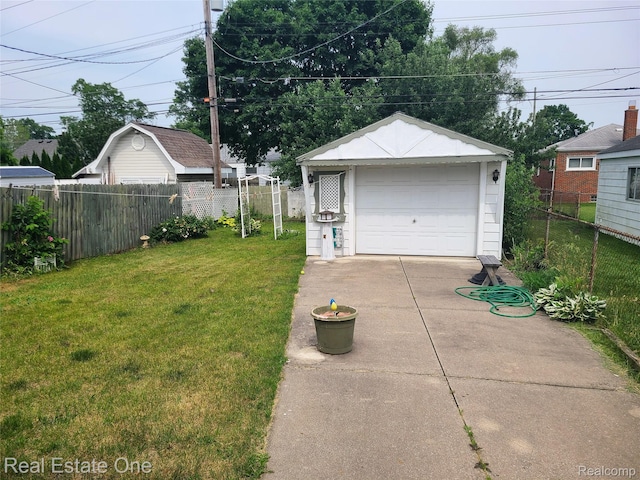 15892 Centralia, Redford, MI 48239 - detached garage with driveway