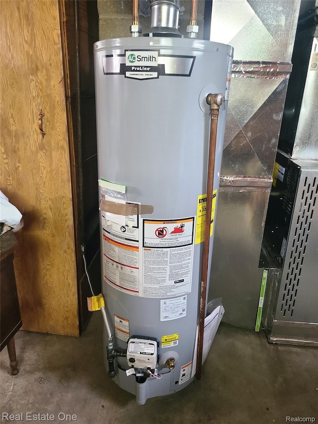 15892 Centralia, Redford, MI 48239 - utility room featuring water heater