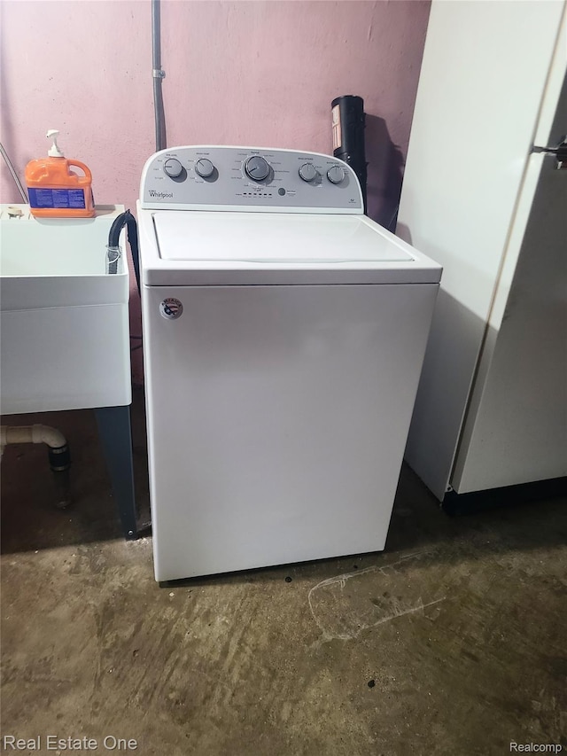 15892 Centralia, Redford, MI 48239 - laundry room with washer / clothes dryer