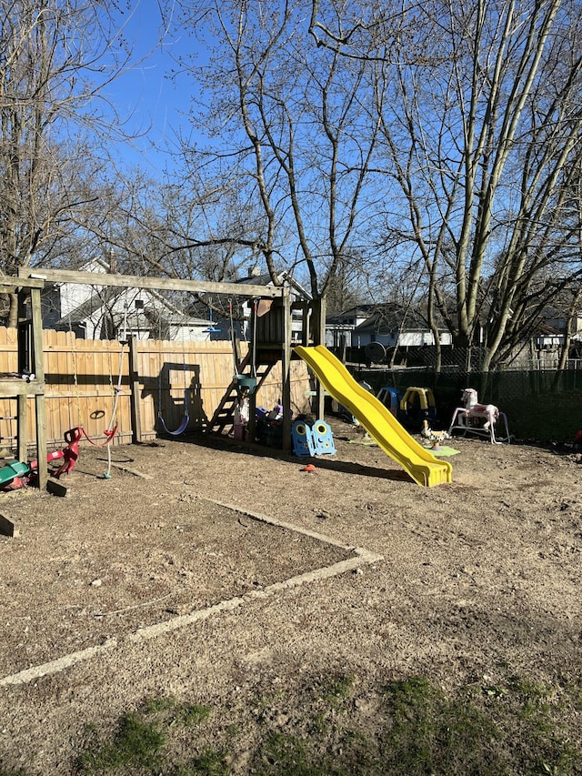 928 Trimble Ave, Kalamazoo, MI 49048 - view of playground