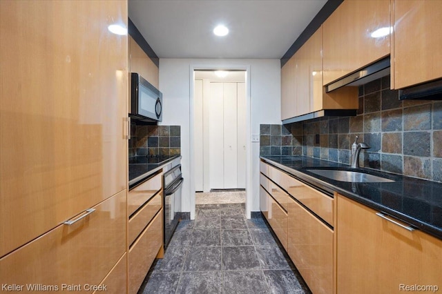 8200 E Jefferson Ave Unit 1802, Detroit, MI 48214 - kitchen with black appliances, decorative backsplash, dark stone countertops, and recessed lighting