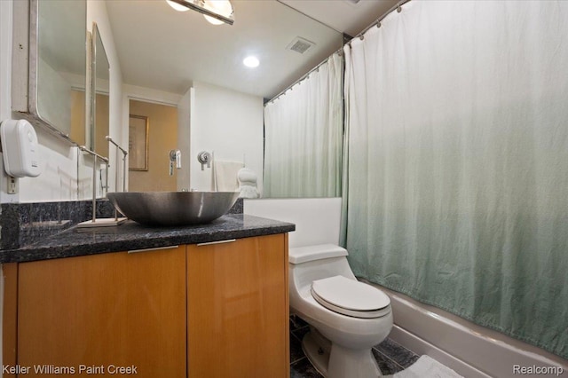 8200 E Jefferson Ave Unit 1802, Detroit, MI 48214 - bathroom featuring vanity and shower / tub combo with curtain