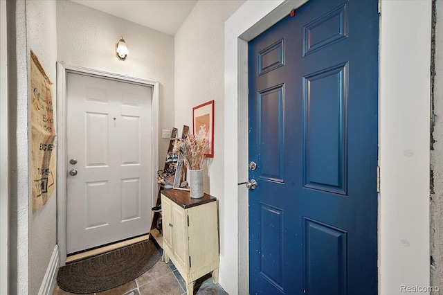 1769 W Warren Ave, Detroit, MI 48208 - tiled entryway featuring a textured wall