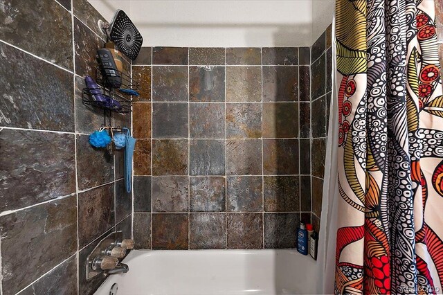 1769 W Warren Ave, Detroit, MI 48208 - full bath with shower / bath combo