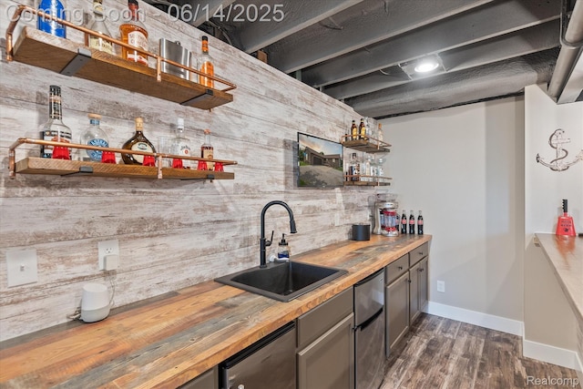 3328 S Vassar Rd, Burton, MI 48519 - indoor wet bar featuring dark wood-style floors, decorative backsplash, and fridge
