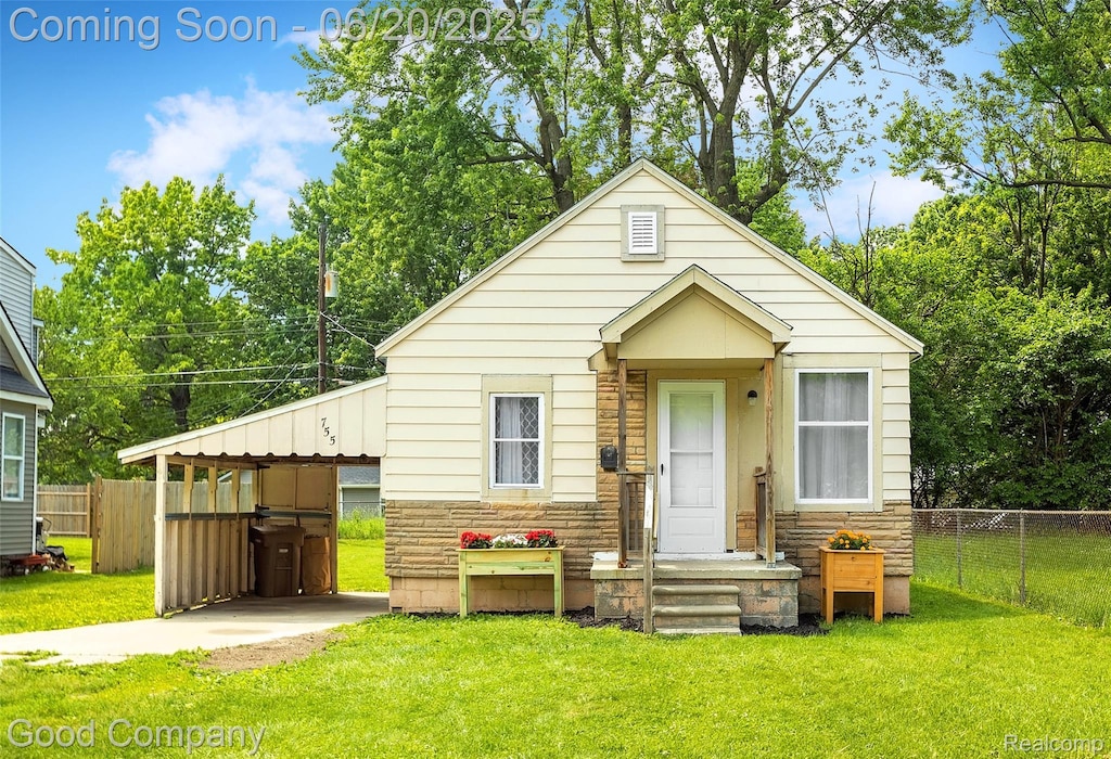 755 Robinwood St, Pontiac, MI 48340 - photo 1