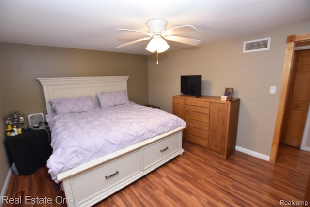 1350 Laurel Valley Dr, Waterford, MI 48327 - bedroom with wood finished floors and ceiling fan