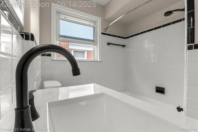 30345 Rush St, Garden City, MI 48135 - detailed view of tile walls and shower / tub combination