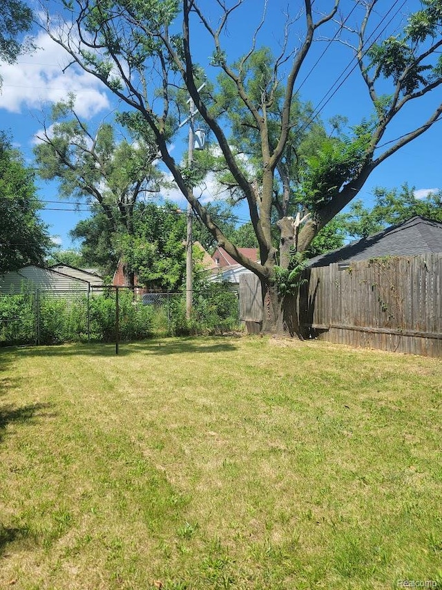 18011 Appoline St W, Livonia, MI 48235 - photo 3