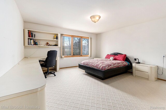 5322 Pond Bluff Dr, West Bloomfield, MI 48323 - bedroom featuring light carpet and an office area