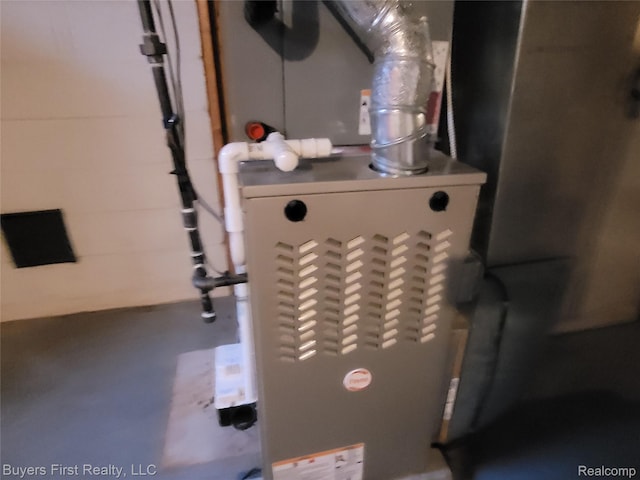 26001 Harding Sq, Oak Park, MI 48237 - utilities featuring heating unit