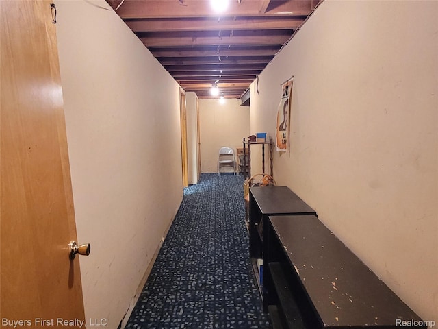 26001 Harding Sq, Oak Park, MI 48237 - hall with carpet