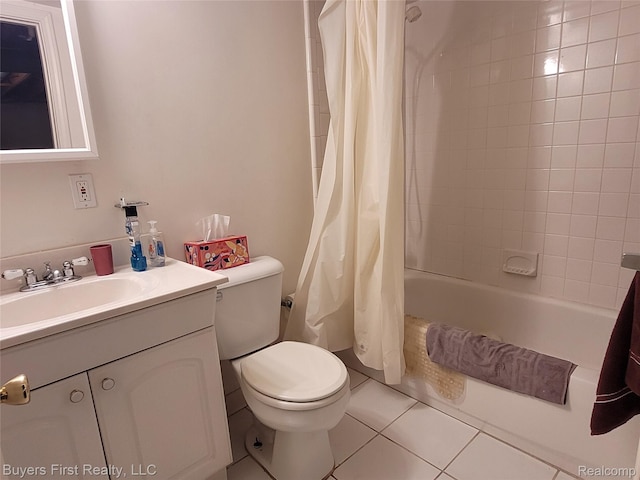 26001 Harding Sq, Oak Park, MI 48237 - bathroom featuring vanity, tile patterned floors, and shower / bath combination with curtain