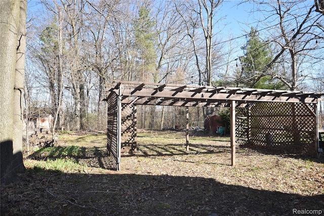 13358 Wendell St, Fenton, MI 48430 - view of yard featuring a detached carport