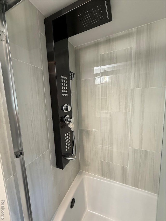 1321 Rainbow Dr, Saginaw, MI 48638 - bathroom featuring shower / bath combination