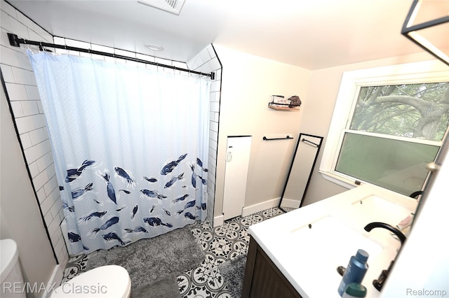 1924 Pinecrest Dr, Ferndale, MI 48220 - bathroom with vanity and curtained shower