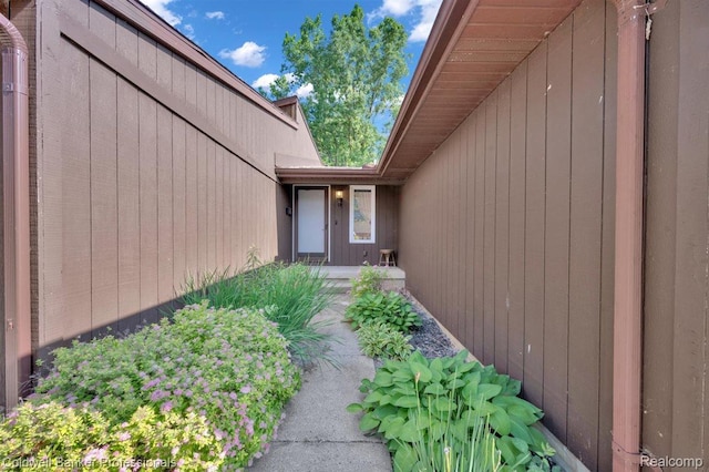 210 Mary St, Flushing, MI 48433 - entrance to property