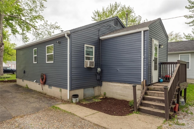 1896 Spaulding Rd, Monroe, MI 48162 - view of side of home featuring crawl space