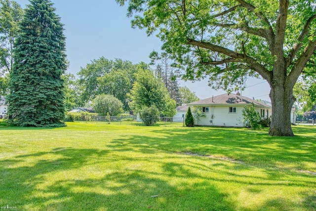 538 Dimmick St, Owosso, MI 48867 - view of yard
