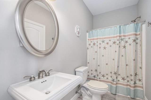 7251 Beverly Dr, South Haven, MI 49090 - full bathroom with tile patterned flooring and curtained shower