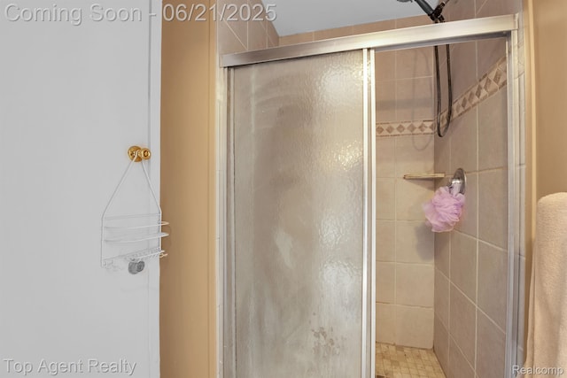 136 Alice Ave, Bloomfield Hills, MI 48302 - full bathroom with a stall shower