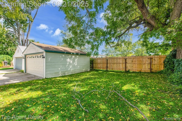 136 Alice Ave, Bloomfield Hills, MI 48302 - view of yard featuring an outdoor structure and a garage