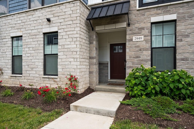 2949 Aughton Rd, Ann Arbor, MI 48105 - property entrance