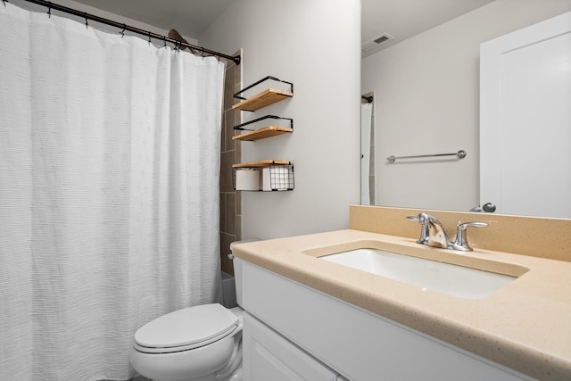 2949 Aughton Rd, Ann Arbor, MI 48105 - bathroom with vanity and shower / tub combo with curtain