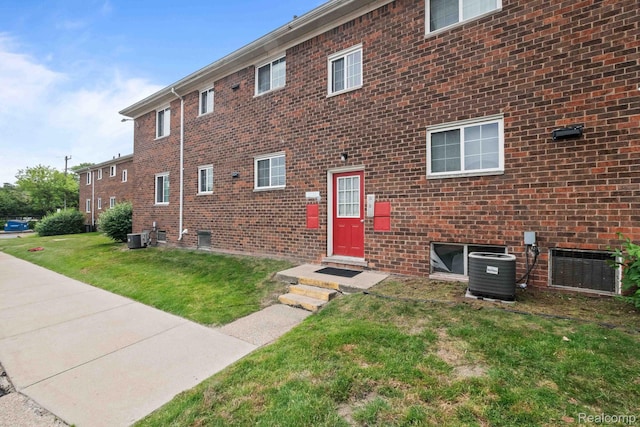 25316 Shiawassee Cir Unit 103, Southfield, MI 48033 - view of property featuring entry steps