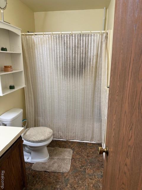 5496 Elizabeth Lake Rd, Waterford, MI 48327 - bathroom with vanity and curtained shower