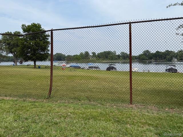 5496 Elizabeth Lake Rd, Waterford, MI 48327 - view of grassy yard