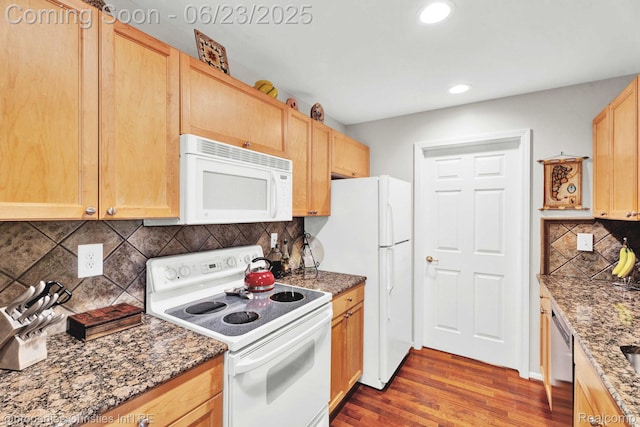 3581 Oakmonte Blvd Unit 60, Rochester, MI 48306 - kitchen with white appliances, light brown cabinetry, decorative backsplash, dark wood finished floors, and recessed lighting
