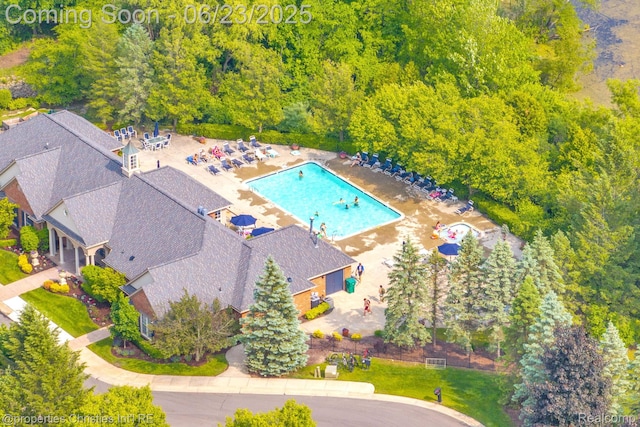 3581 Oakmonte Blvd Unit 60, Rochester, MI 48306 - bird's eye view of a pool