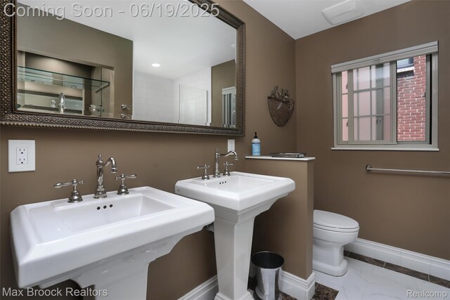 25845 Salem Rd, Huntington Woods, MI 48070 - full bath featuring a sink and toilet