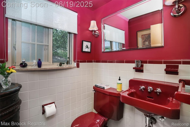 25845 Salem Rd, Huntington Woods, MI 48070 - half bath with tile walls, wainscoting, and crown molding