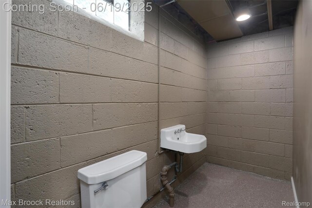 25845 Salem Rd, Huntington Woods, MI 48070 - half bathroom with toilet and concrete floors