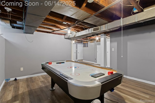 16136 Whitcomb St, Detroit, MI 48235 - game room with wood finished floors and baseboards