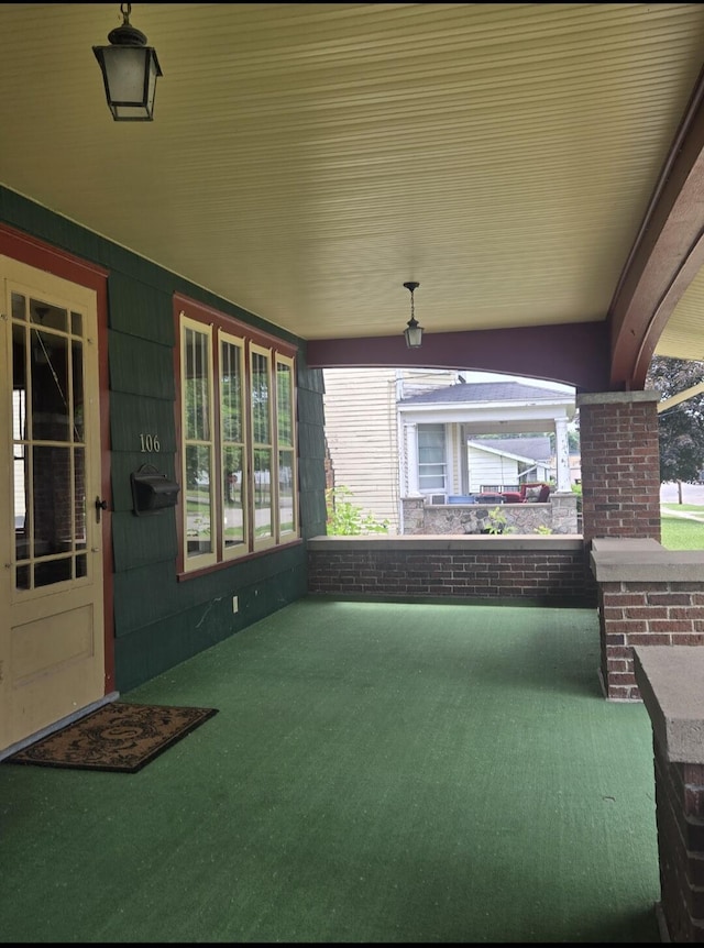 106 E Mechanic St, Yale, MI 48097 - view of covered porch