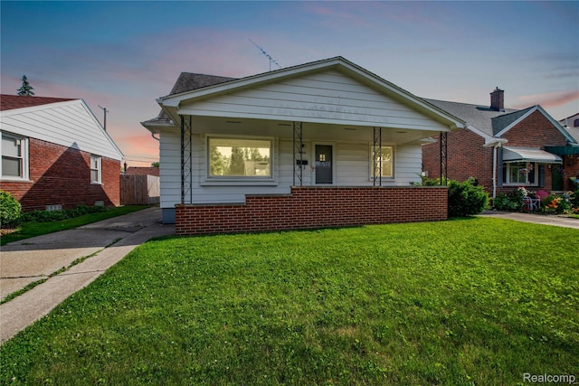 13513 Chestnut St, Southgate, MI 48195 - bungalow with covered porch